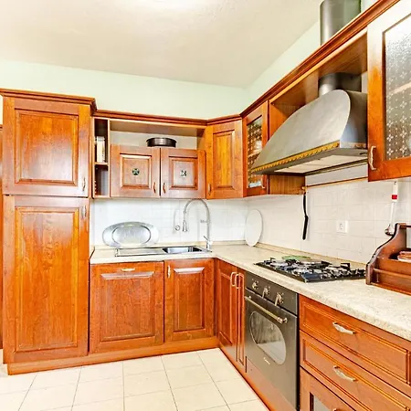 Apartmán In With Kitchen Račišće