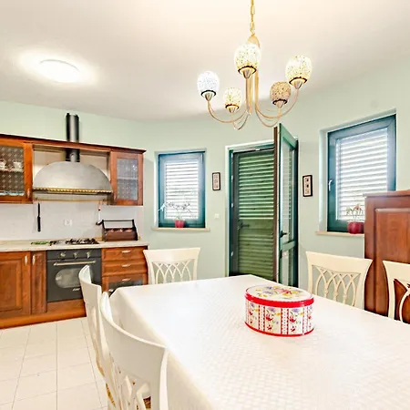 In With Kitchen *